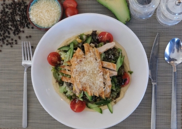 Humuslu Tahıllı Salata